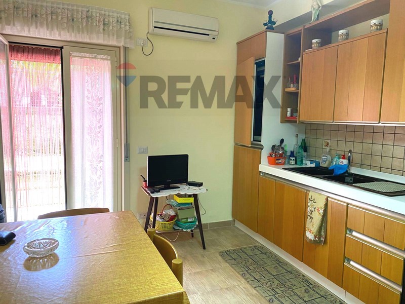 Quadrilocale in Vendita a Francavilla di Sicilia, 73'000&euro;, 75 m²