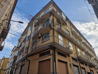 Appartamento in Vendita a Enna, 90'000&euro;, 113 m²