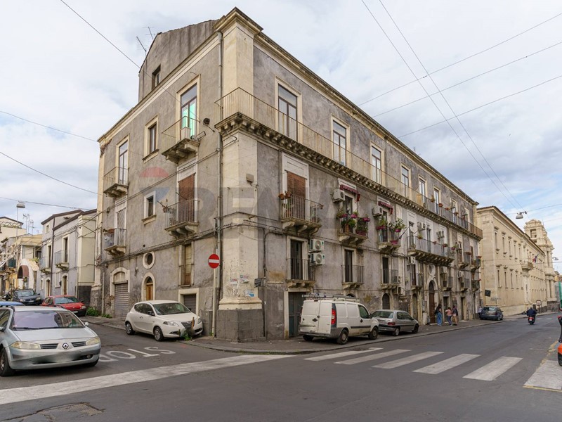 Quadrilocale in Vendita a Catania, 155'000&euro;, 145 m²