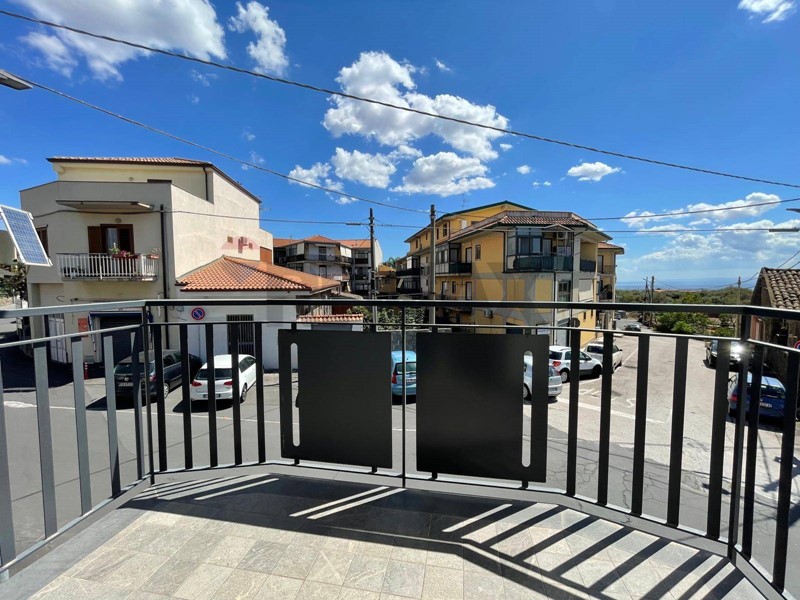 Quadrilocale in Vendita a Camporotondo Etneo, 150'000&euro;, 97 m²
