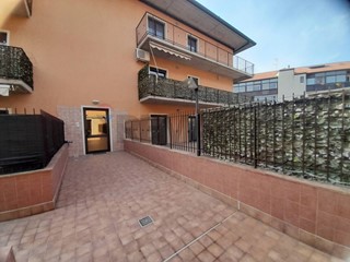 Appartamento in Vendita a Camporotondo Etneo, 185'000&euro;, 165 m²