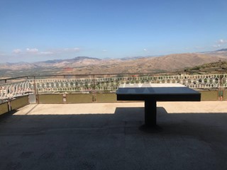 Trilocale in Vendita a Adrano, 128'000&euro;, 200 m², con Box
