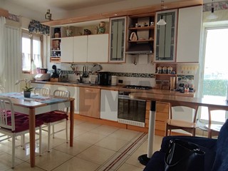 Attico in Vendita a Caltagirone, 120'000&euro;, 218 m²