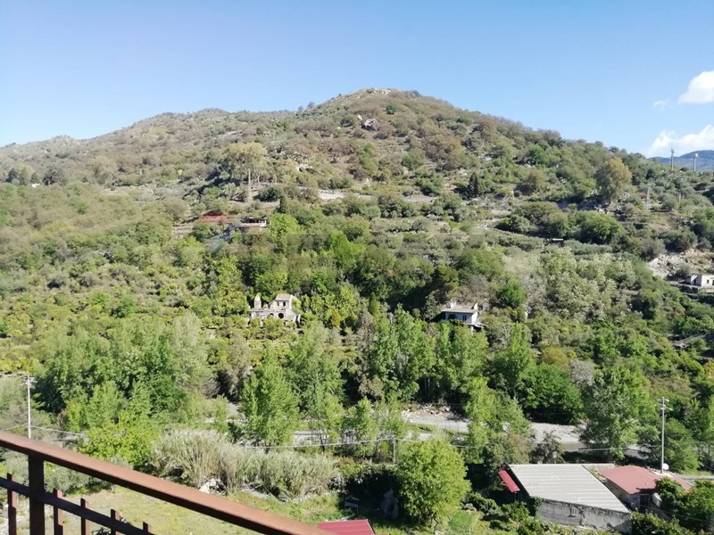 Appartamento in Vendita a Francavilla di Sicilia, 37'000&euro;, 90 m²