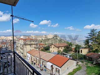 Appartamento in Vendita a Enna, 80'000&euro;, 134 m²
