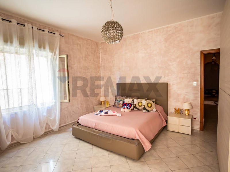 Trilocale in Vendita a Giardini Naxos, 108'000&euro;, 100 m²