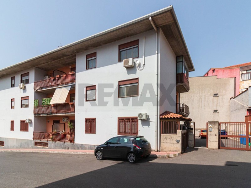 Trilocale in Vendita a Camporotondo Etneo, 135'000&euro;, 102 m²