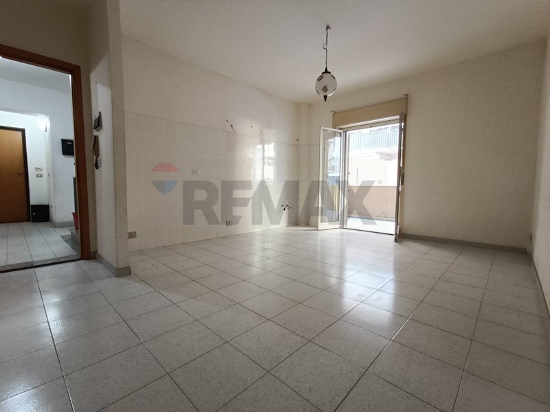 Trilocale in Vendita a Santa Teresa di Riva, 64'000&euro;, 63 m²