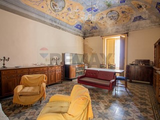 Appartamento in Vendita a Sortino, 120'000&euro;, 211 m²