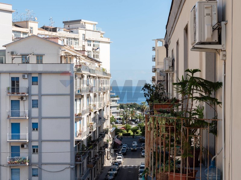 Appartamento in Vendita a Catania, 298'000&euro;, 244 m²