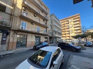 Appartamento in Vendita a Caltagirone, 68'000&euro;, 153 m²
