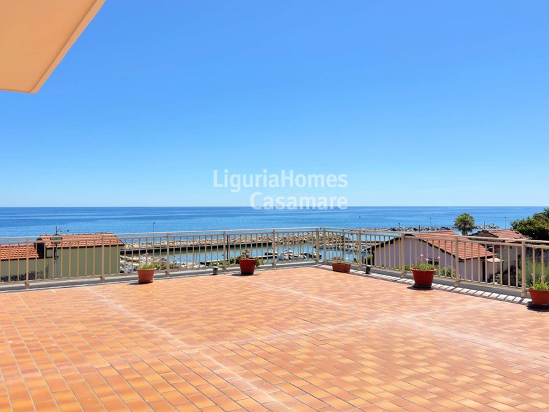 Quadrilocale in Vendita a Santo Stefano al Mare, 590'000&euro;, 94 m²