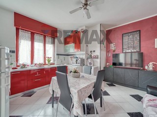 Bilocale in Vendita a Torino, 69'000&euro;, 61 m²