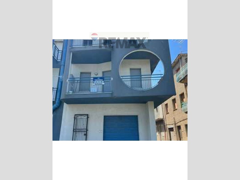 Trilocale in Vendita a Acquedolci, 73'000&euro;, 78 m²