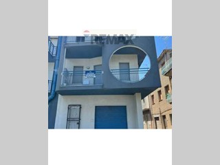 Trilocale in Vendita a Acquedolci, 73'000&euro;, 78 m²