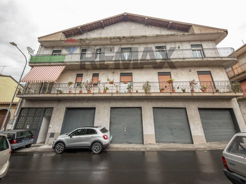 Appartamento in Vendita a Belpasso, 130'000&euro;, 157 m²
