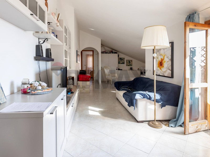 Quadrilocale in Vendita a Aci Sant'Antonio, 85'000&euro;, 128 m²