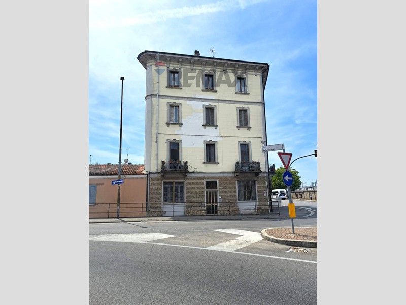 Trilocale in Vendita a Pavia, 210'000&euro;, 96 m²