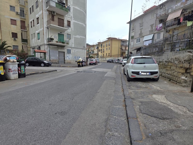 Quadrilocale in Vendita a Napoli, 110'000&euro;, 90 m²
