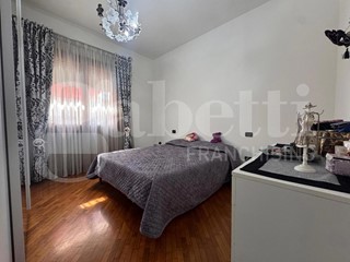 Quadrilocale in Vendita a Loria, 269'000&euro;, 170 m², arredato, con Box