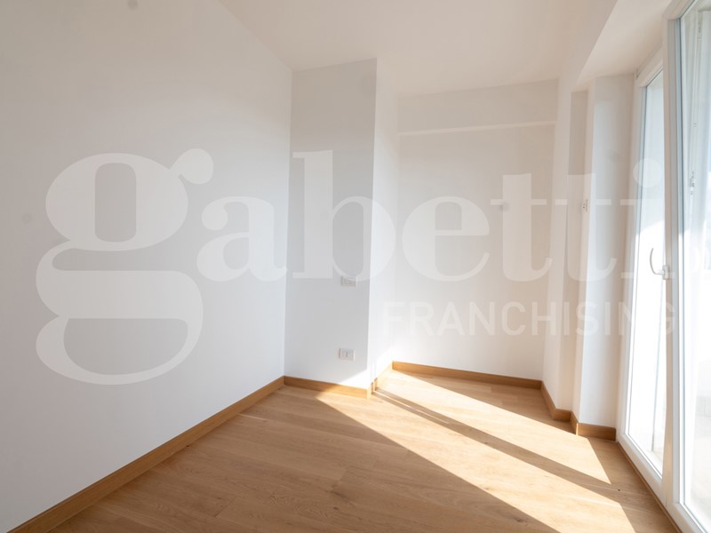 Trilocale in Vendita a Pomezia, 258'000&euro;, 71 m²