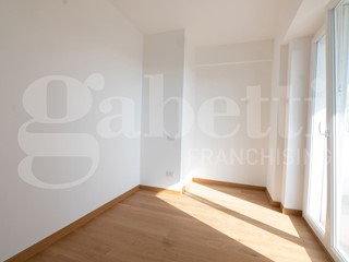 Trilocale in Vendita a Pomezia, 258'000&euro;, 71 m²