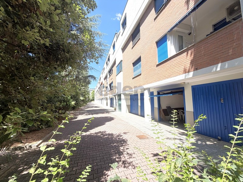 Trilocale in Vendita a Modena, zona Villaggio Giardino, 195'000&euro;, 92 m², con Box