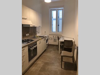 Bilocale in Affitto a Trieste, zona Ospedale Maggiore, 800&euro;, 60 m², arredato
