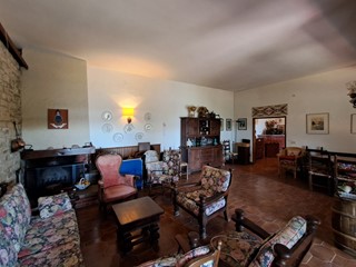 Appartamento in Vendita a Reggello, zona Pian Di Melosa, 155'000&euro;, 120 m²