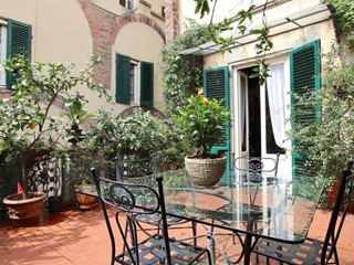 Appartamento in Vendita a Lucca, zona Centro storico, 850'000&euro;, 215 m²