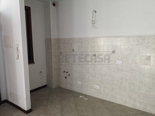 Trilocale in Vendita a Santa Maria a Monte, zona Montecalvoli, 119'000&euro;, 88 m², con Box