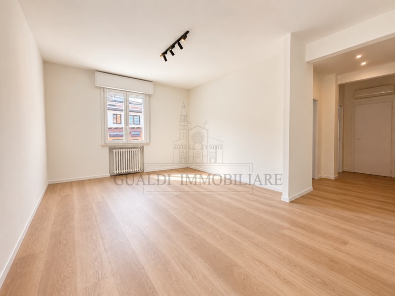 Trilocale in Vendita a Modena, 318'000&euro;, 130 m², con Box