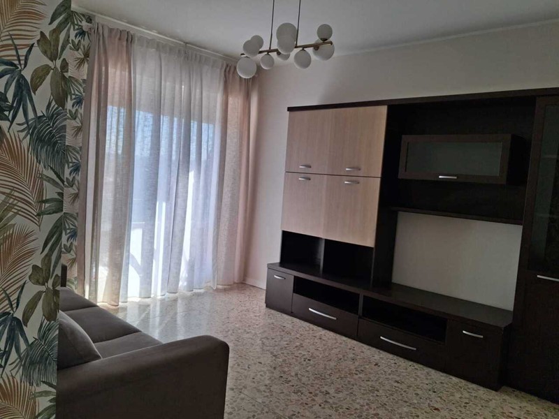 Bilocale in Affitto a Arona, 850&euro;, 70 m², arredato, con Box