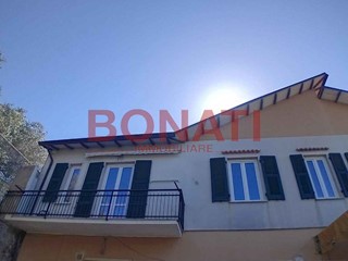 Appartamento in Vendita a Aulla, zona Albiano Magra, 220'000&euro;, 170 m²