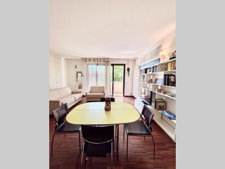 Bilocale in Vendita a Rimini, zona FIERA VECCHIA, 190'000&euro;, 53 m², arredato