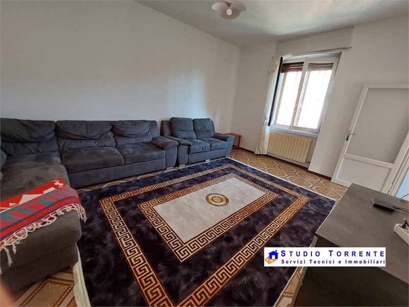 Bilocale in Vendita a Garbagnate Milanese, 130'000&euro;, 75 m²