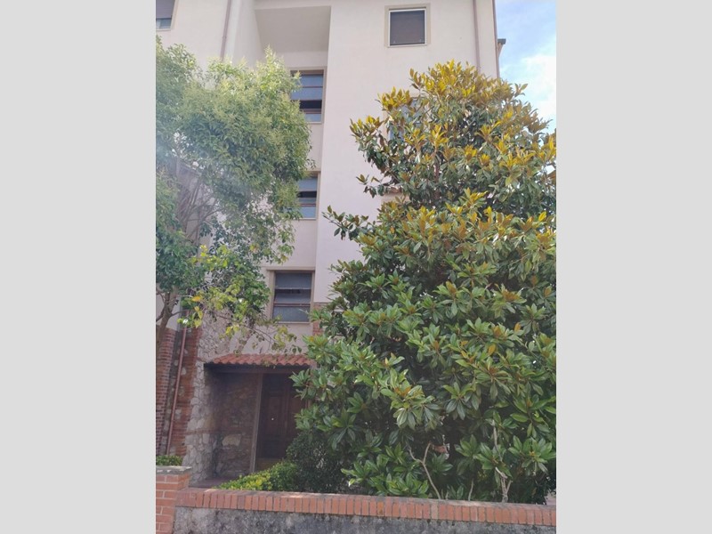 Trilocale in Vendita a Pisa, 185'000&euro;, 70 m², con Box