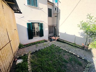 Quadrilocale in Vendita a Pescia, 75'000&euro;, 90 m², con Box