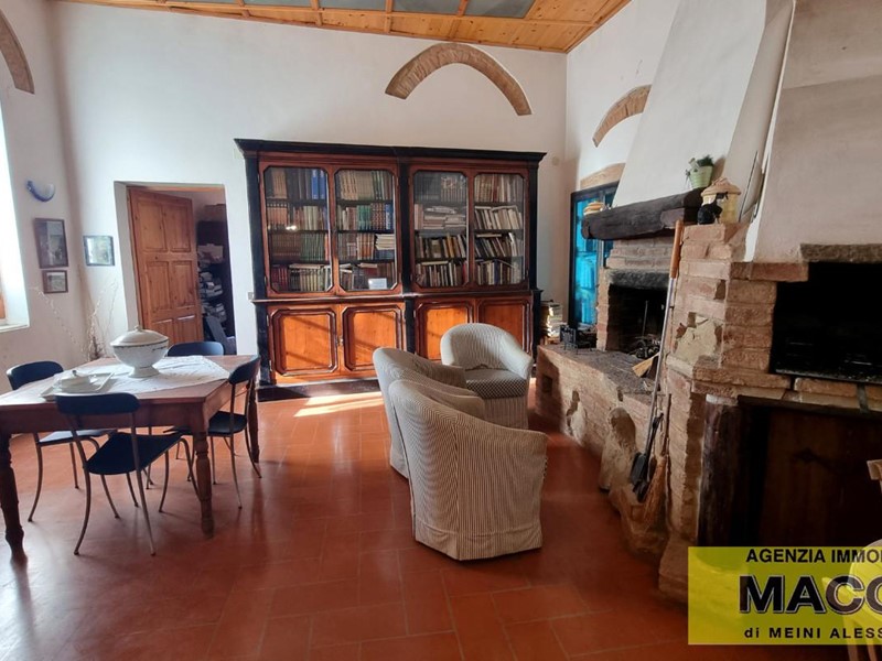 Trilocale in Vendita a Terricciola, 80'000&euro;, 200 m², con Box