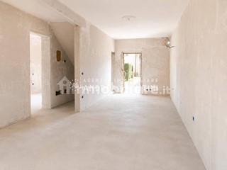 Quadrilocale in Vendita a Cascina, zona Ripoli, 240'000&euro;, 82 m², con Box
