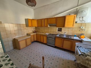 Trilocale in Vendita a Livorno, 85'000&euro;, 80 m²
