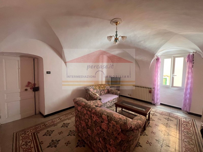 Appartamento in Vendita a Imperia, 190'000&euro;, 159 m²
