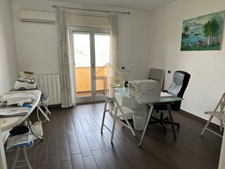 Quadrilocale in Affitto a Palermo, 720&euro;, 116 m²