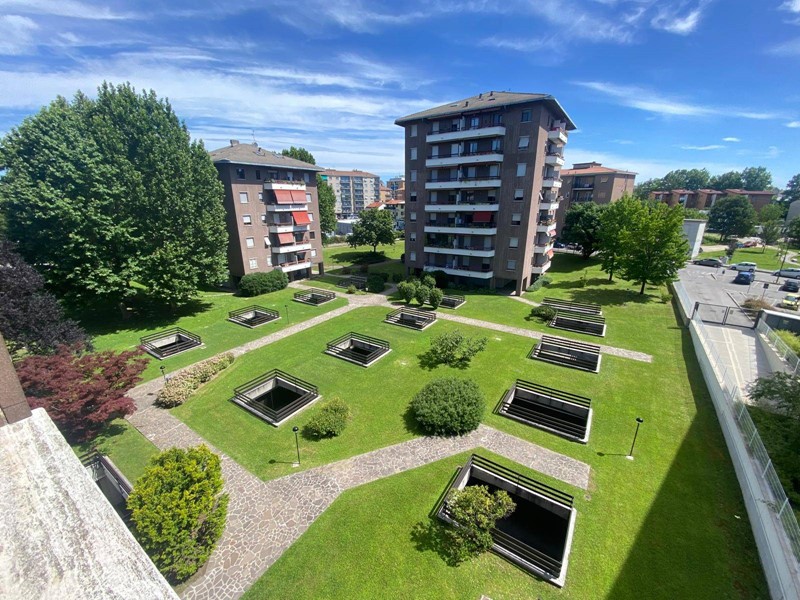 Quadrilocale in Vendita a Monza, 307'000&euro;, 102 m²