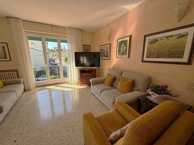 Quadrilocale in Vendita a Fermo, 130'000&euro;, 120 m²