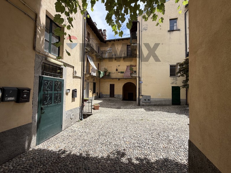 Trilocale in Vendita a Barasso, 89'000&euro;, 86 m²