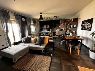 Quadrilocale in Vendita a Sant'Alfio, 130'000&euro;, 177 m²
