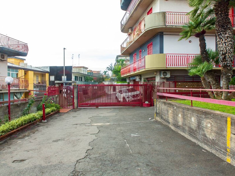 Quadrilocale in Vendita a Aci Catena, 120'000&euro;, 113 m²