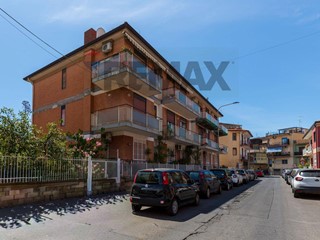 Bilocale in Vendita a Aci Castello, 78'000&euro;, 47 m²