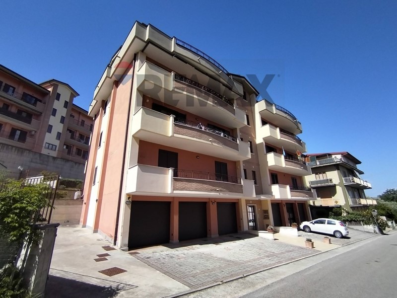 Appartamento in Vendita a Paduli, 115'000&euro;, 126 m²